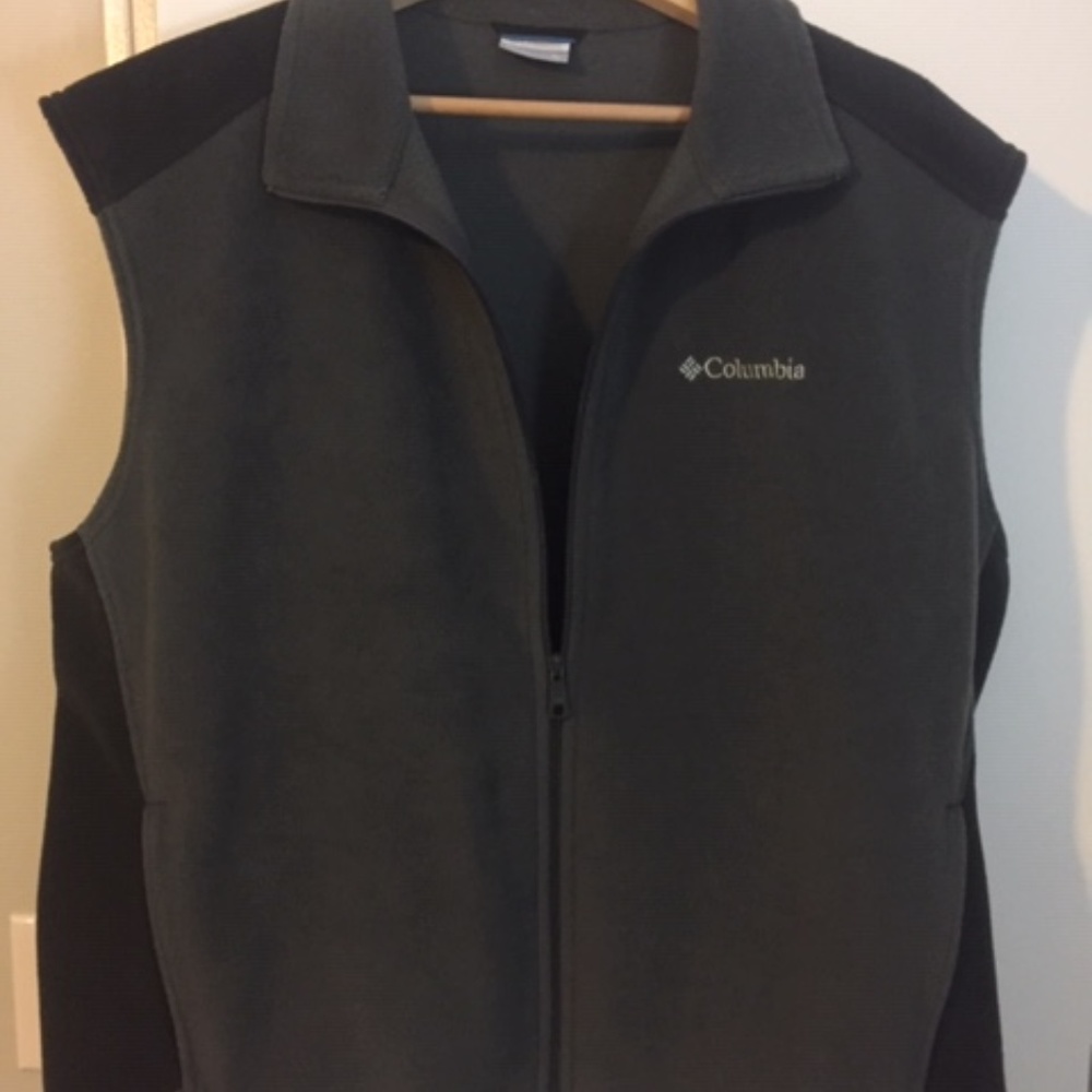 Columbia full zip vest